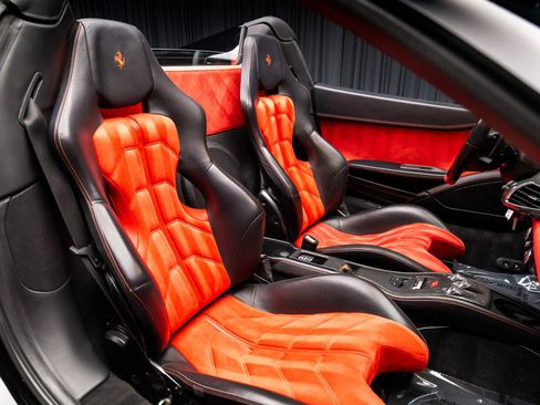 Used 2013 Ferrari 458 Spider RWD image 70