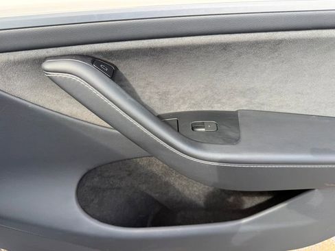 Used 2024 Tesla Model Y Long Range image 32