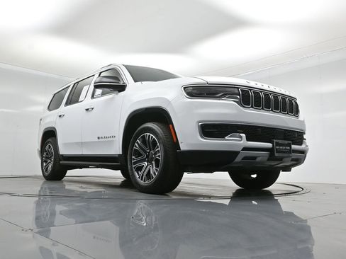 Used 2024 Jeep Wagoneer Series II w/ Flexible Seating Group image 52