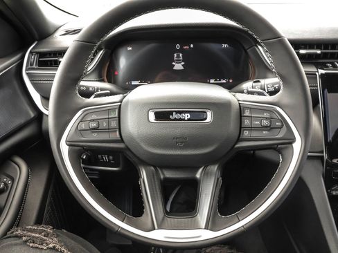 New 2025 Jeep Grand Cherokee Laredo X w/ Luxury Tech Group I image 27