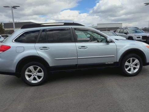Used 2014 Subaru Outback 2.5i Premium w/ Accessory Value Package (OYX) image 10