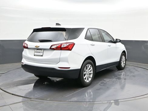 Used 2021 Chevrolet Equinox LS w/ LS Convenience Package FWD image 11