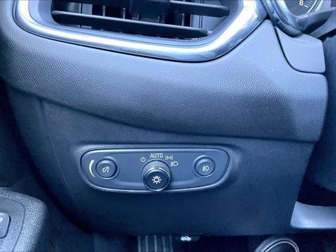 Used 2020 Chevrolet Equinox Premier FWD image 33