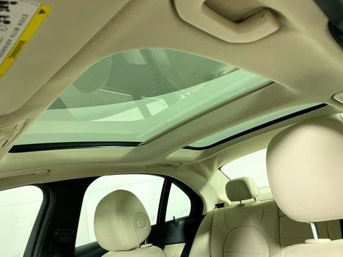 Used 2017 Mercedes-Benz C 300 4MATIC Sedan image 17