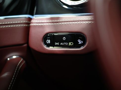 Used 2020 Bentley Flying Spur W12 image 42