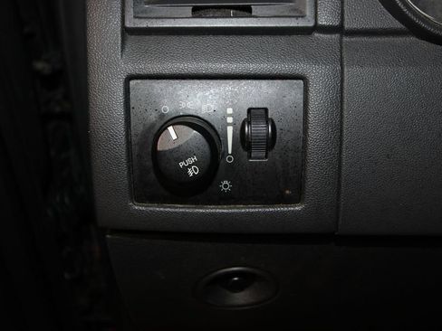 Used 2010 Dodge Charger SXT RWD image 9