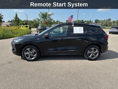 Used 2023 Ford Escape ST-Line w/ Tech Pack #1 AWD/4WD image 2