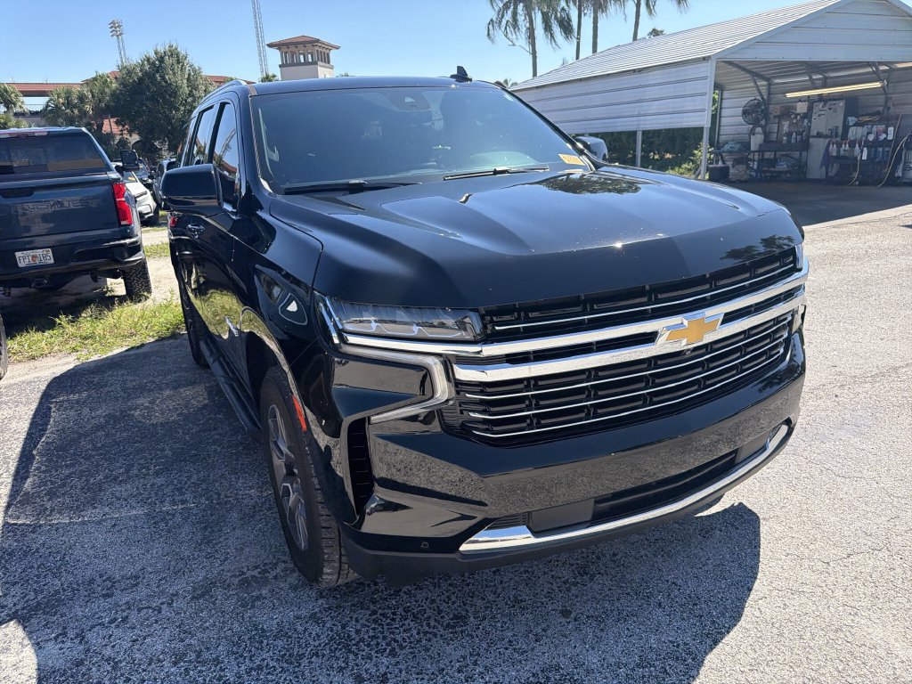 Used 2023 Chevrolet Tahoe LT w/ LT Signature Package RWD image 3