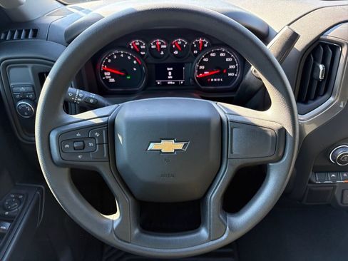 Used 2025 Chevrolet Silverado 1500 Custom image 8