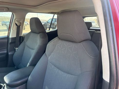 Used 2024 Toyota RAV4 XLE w/ Convenience Package image 13