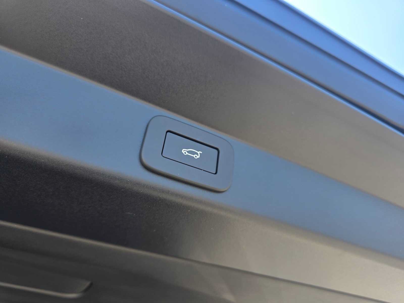 New 2026 Land Rover Range Rover Sport Dynamic SE AWD/4WD image 16