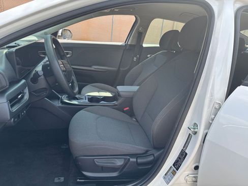 Used 2025 Kia K4 FWD image 22