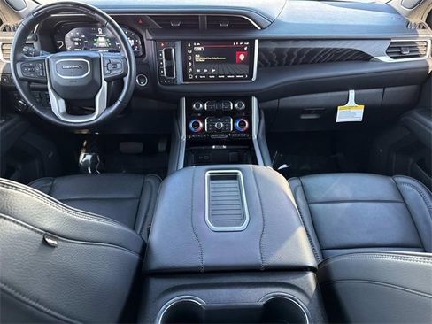 Used 2024 GMC Yukon Denali w/ Advanced Technology Package image 18