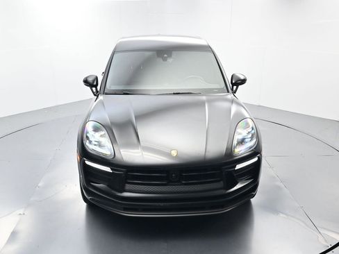 Certified 2025 Porsche Macan image 44