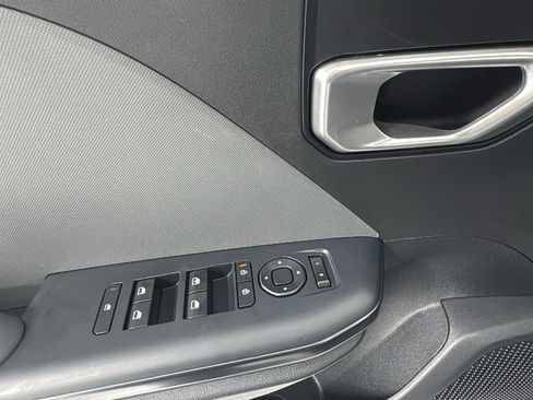 New 2025 Kia K4 LXS image 17