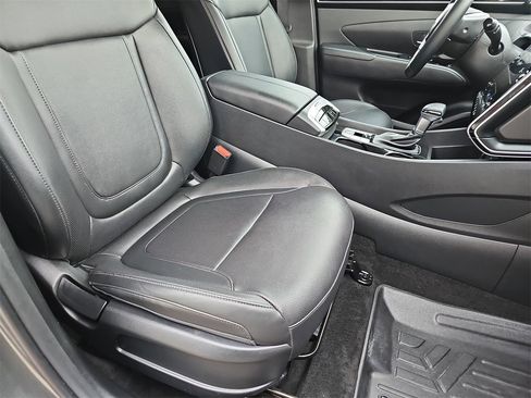 Used 2023 Hyundai Tucson SEL w/ Convenience Package image 10