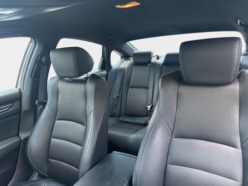 Used 2018 Honda Accord Sport image 15