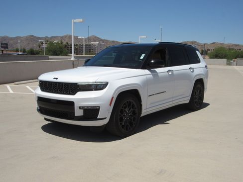 Used 2023 Jeep Grand Cherokee L Summit AWD/4WD image 1