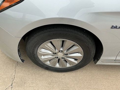 Used 2017 Hyundai Sonata SE FWD image 9