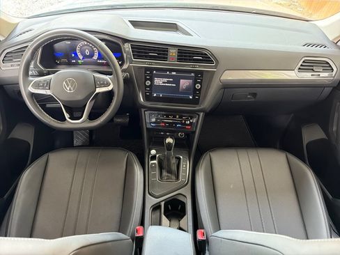 Used 2023 Volkswagen Tiguan SE FWD image 21