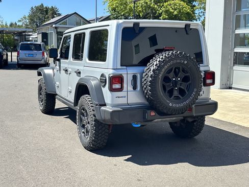 Used 2023 Jeep Wrangler Unlimited AWD/4WD image 3