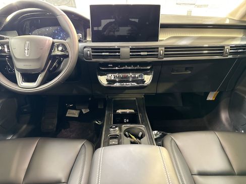 New 2026 Lincoln Corsair Premiere image 22