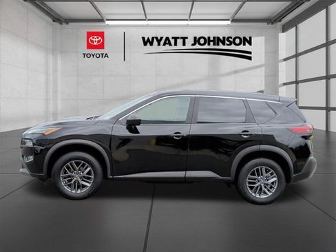 Used 2023 Nissan Rogue S AWD/4WD image 2