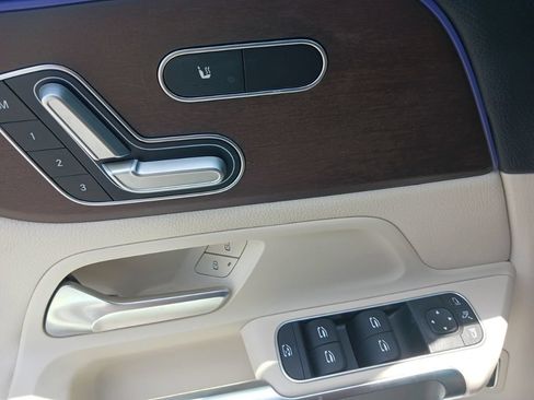 Used 2021 Mercedes-Benz GLB 250 4MATIC image 26