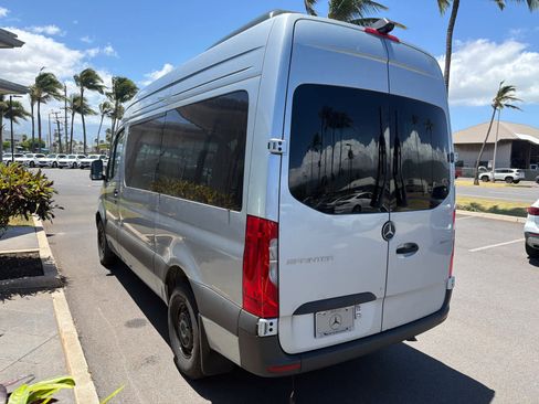 Used 2025 Mercedes-Benz Sprinter 2500 image 5