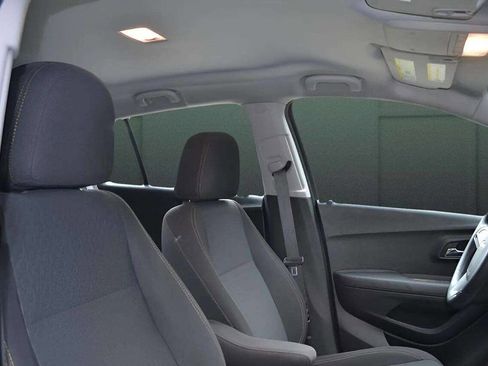 Used 2019 Chevrolet Trax LS image 26