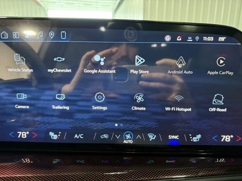 New 2026 Chevrolet Traverse Z71 w/ LPO, Floor Liner Package image 18