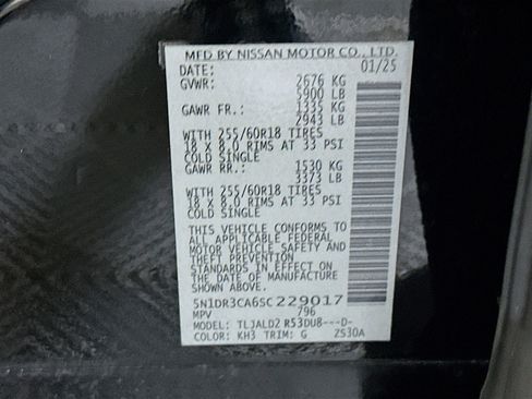 Used 2025 Nissan Pathfinder SL image 12