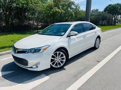 Used 2015 Toyota Avalon Limited w/ Technology Package FWD image 1