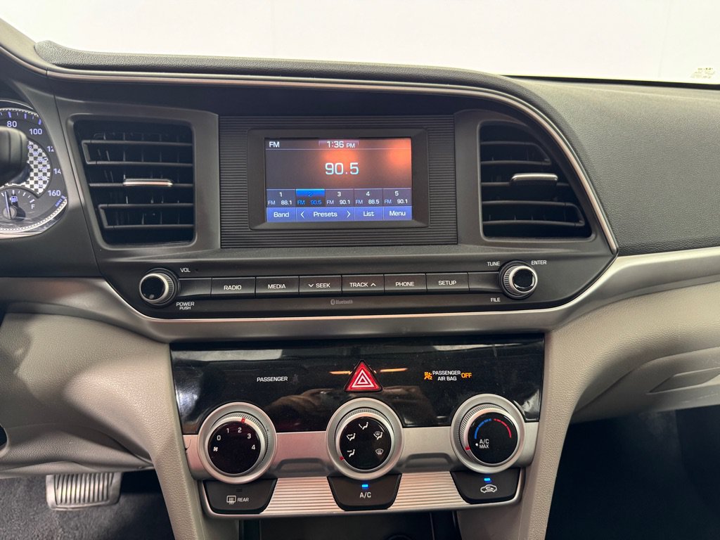 Used 2019 Hyundai Elantra SE FWD image 15
