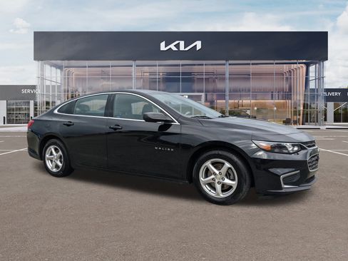 Used 2016 Chevrolet Malibu LS image 2