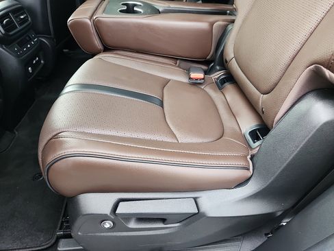 Used 2023 Honda Pilot Elite image 27