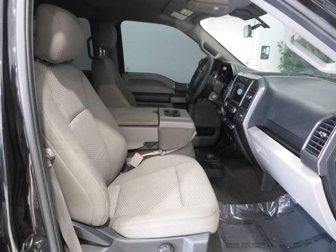 Used 2019 Ford F150 XLT w/ Trailer Tow Package RWD image 10