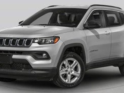 Used 2024 Jeep Compass Latitude AWD/4WD image 1