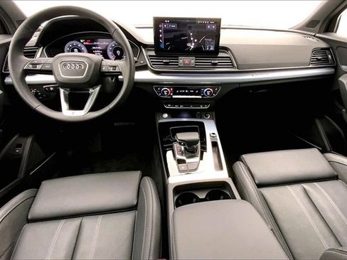 Certified 2025 Audi Q5 2.0T Premium Plus image 15