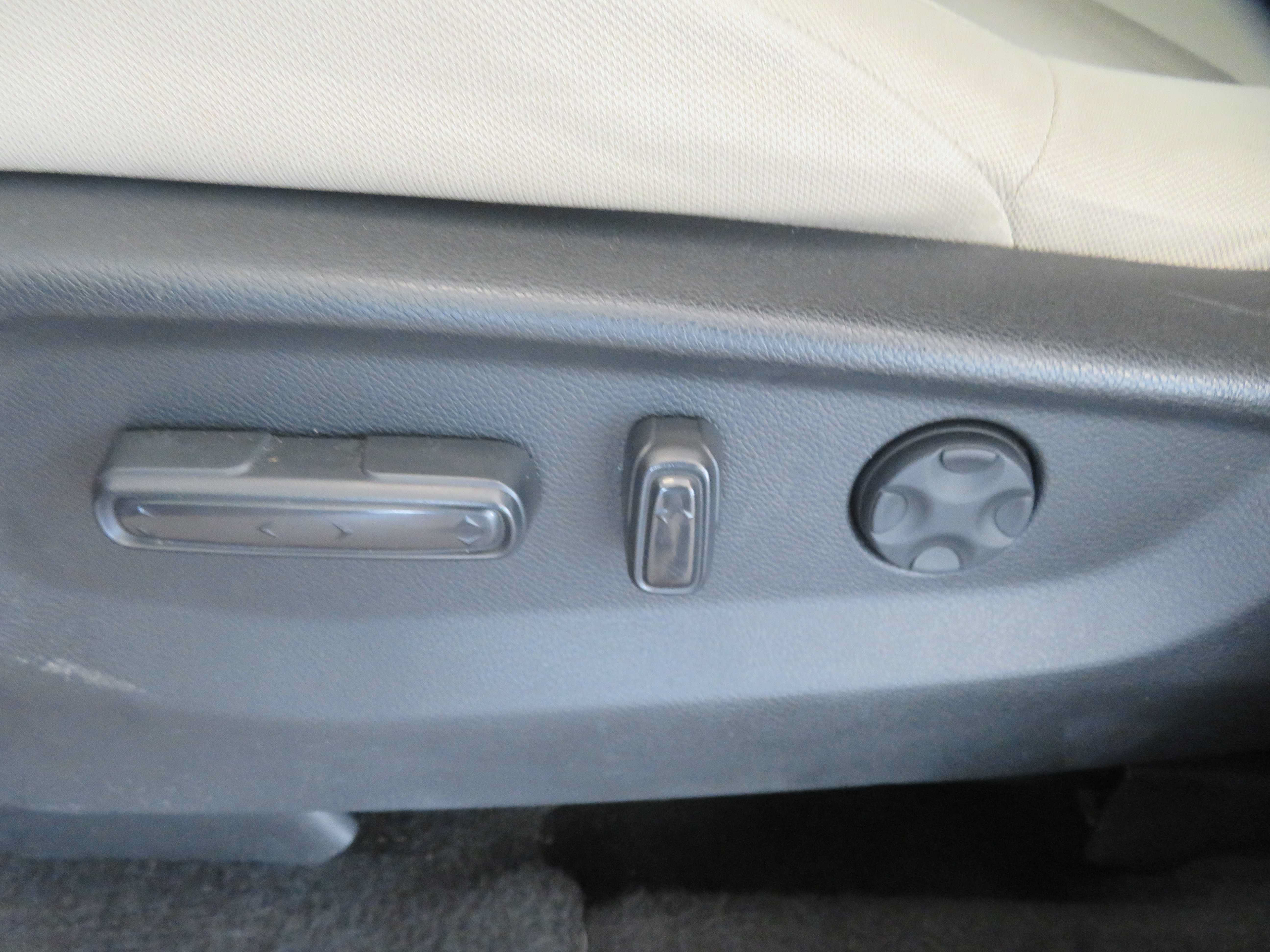 Used 2019 Honda CR-V EX image 16