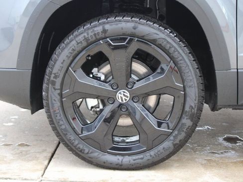 New 2026 Volkswagen Taos SEL AWD/4WD image 22