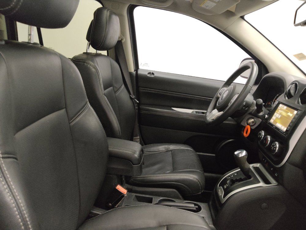 Used 2016 Jeep Compass High Altitude FWD image 21