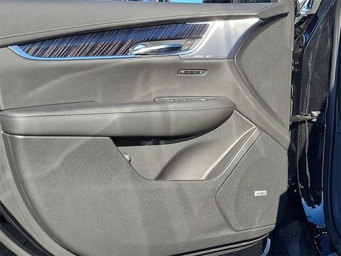 Used 2025 Cadillac XT6 Premium Luxury w/ Technology Package image 22