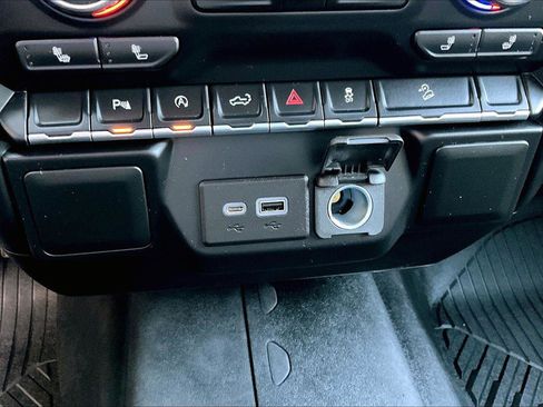 Used 2022 Chevrolet Silverado 1500 LT image 32