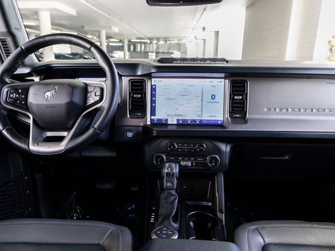 Used 2022 Ford Bronco Outer Banks w/ Sasquatch Package image 16