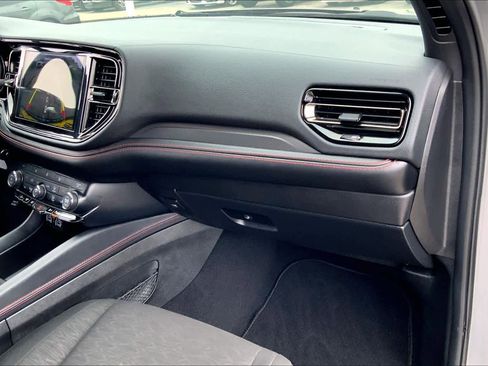 Used 2025 Dodge Durango GT w/ Blacktop Package image 17
