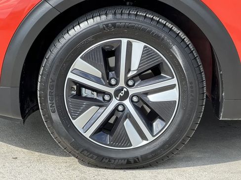 Used 2022 Kia Niro LXS FWD image 34