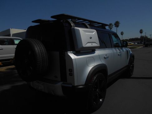 Used 2020 Land Rover Defender 110 HSE image 4