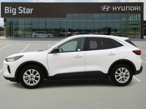 Used 2023 Ford Escape Active image 2