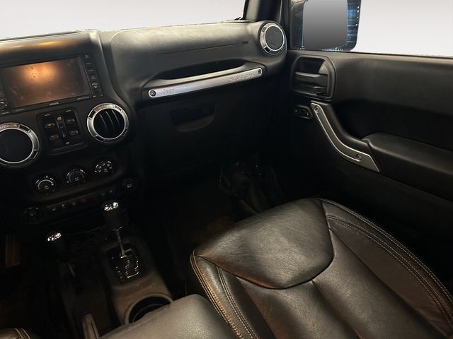 Used 2016 Jeep Wrangler Unlimited Sahara w/ Dual Top Group AWD/4WD image 11